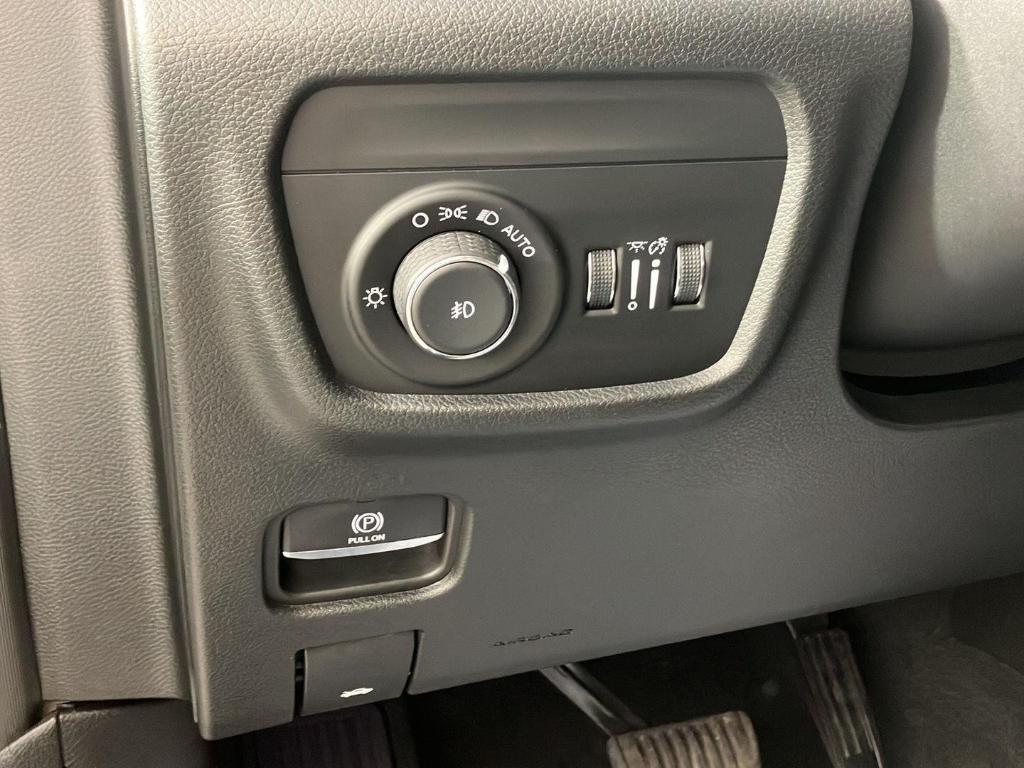 used 2022 Jeep Grand Cherokee car, priced at $34,495