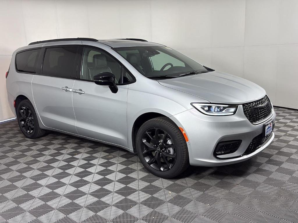 new 2026 Chrysler Pacifica car, priced at $54,055