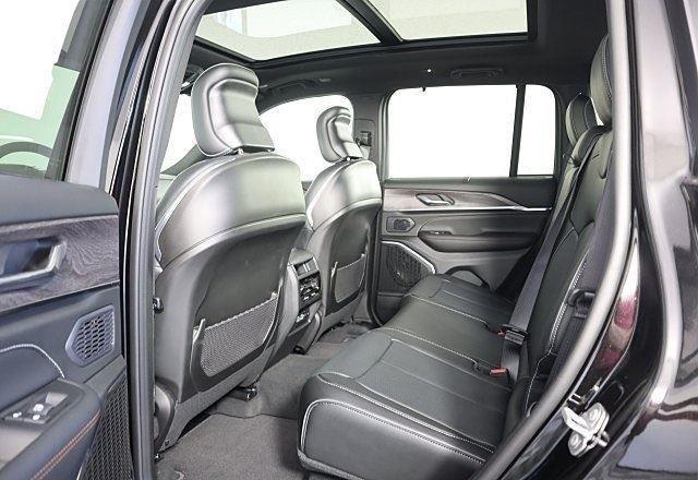 new 2025 Jeep Grand Cherokee car, priced at $55,947