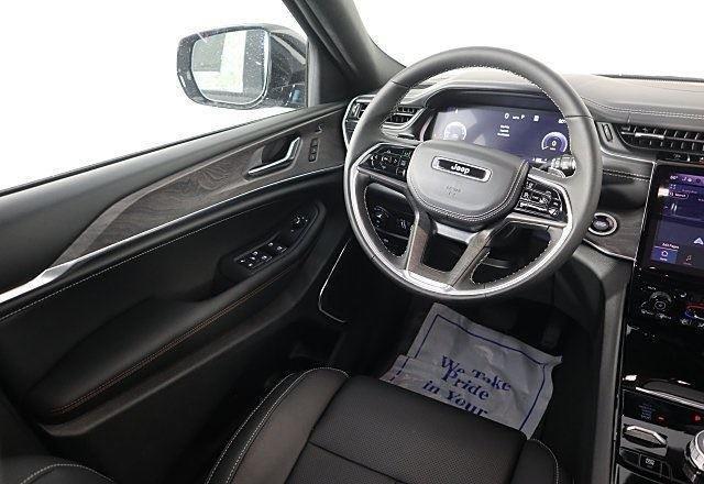 new 2025 Jeep Grand Cherokee car, priced at $55,947