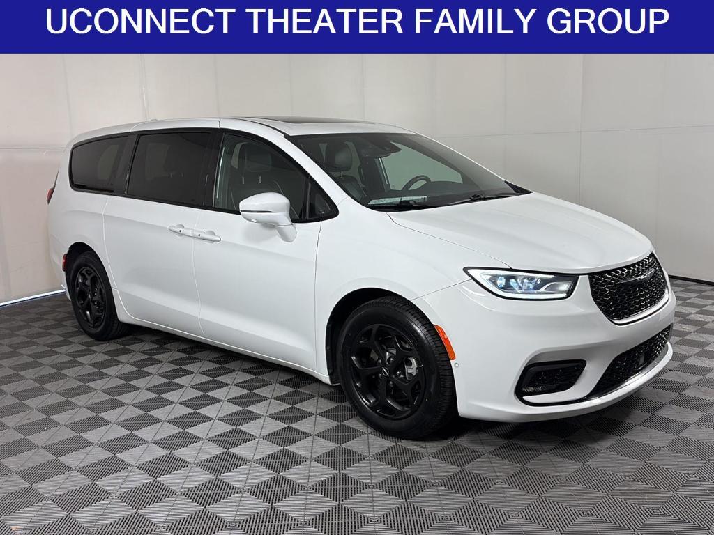 used 2022 Chrysler Pacifica Hybrid car, priced at $26,995
