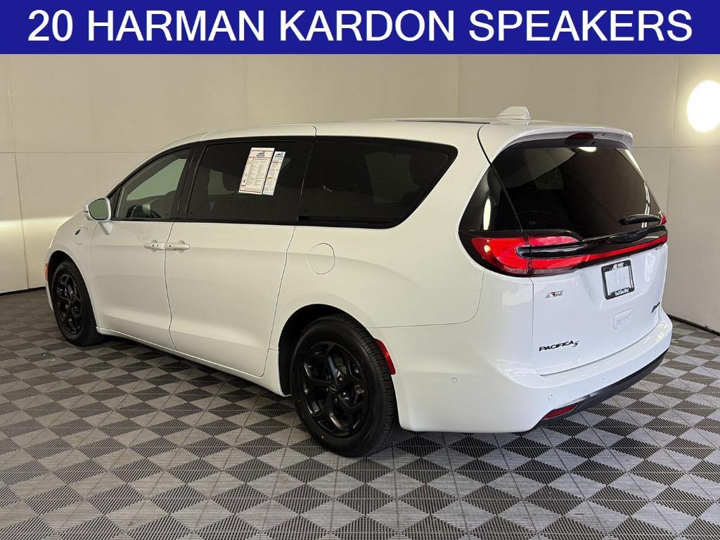 used 2022 Chrysler Pacifica Hybrid car, priced at $26,995