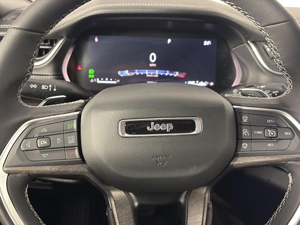 new 2025 Jeep Grand Cherokee car, priced at $42,774