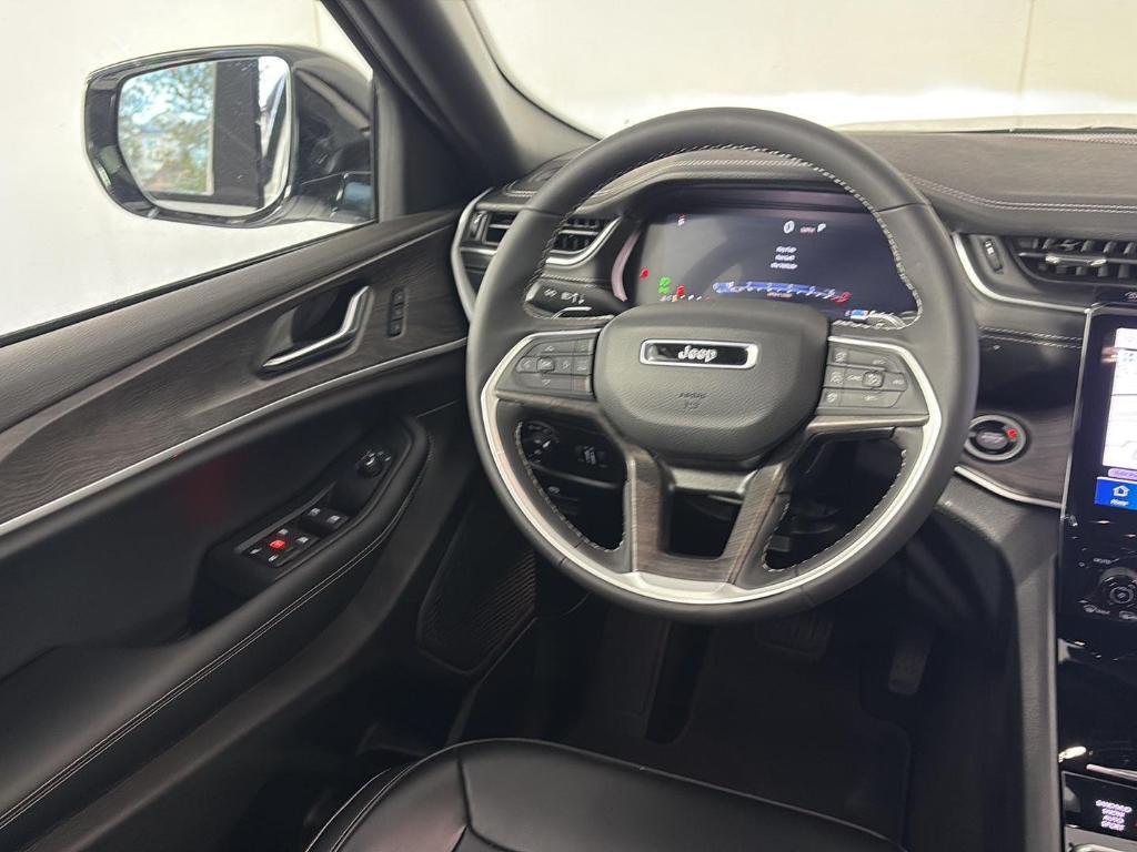 new 2025 Jeep Grand Cherokee car, priced at $42,774