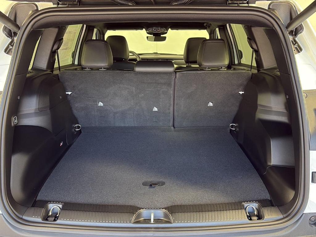 new 2026 Jeep Cherokee car, priced at $36,555