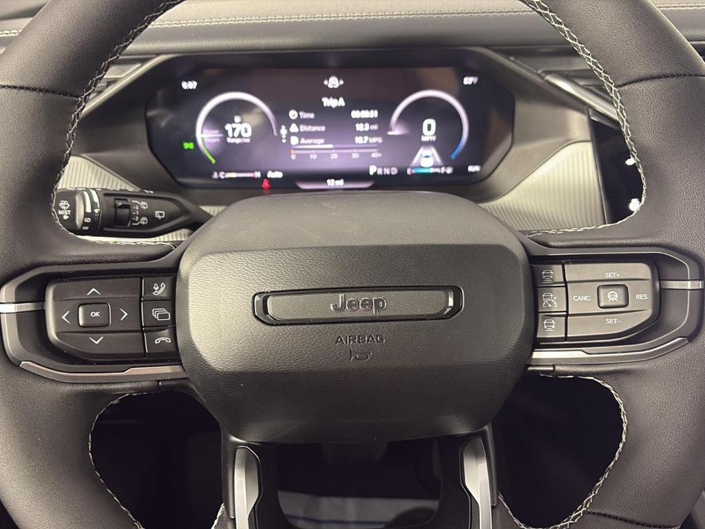 new 2026 Jeep Cherokee car, priced at $39,035