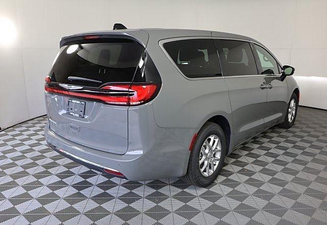new 2025 Chrysler Pacifica car, priced at $39,995