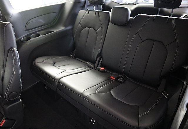 new 2025 Chrysler Pacifica car, priced at $39,995