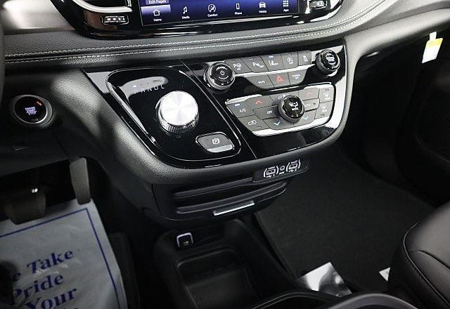 new 2025 Chrysler Pacifica car, priced at $39,995