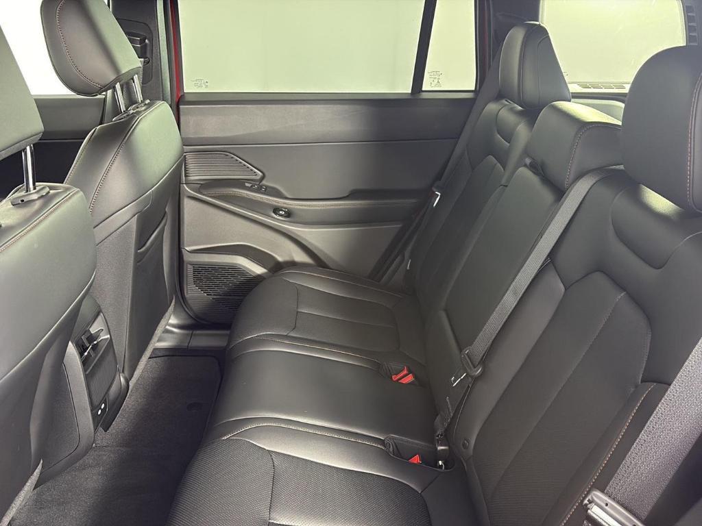 new 2026 Jeep Cherokee car, priced at $36,555