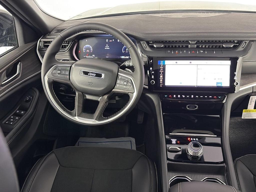 new 2026 Jeep Grand Cherokee car, priced at $41,081
