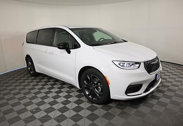 new 2026 Chrysler Pacifica car, priced at $41,470