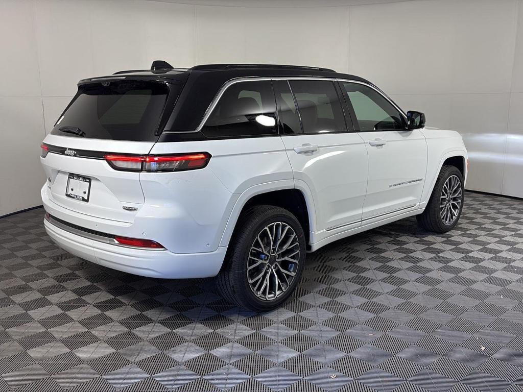 new 2026 Jeep Grand Cherokee car, priced at $57,158