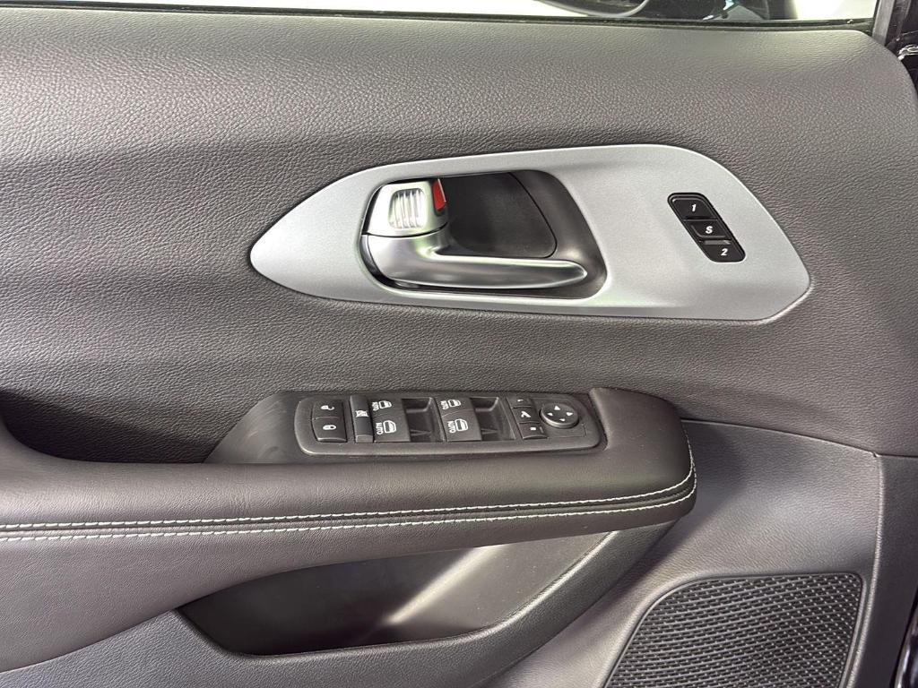 new 2026 Chrysler Pacifica car, priced at $53,570