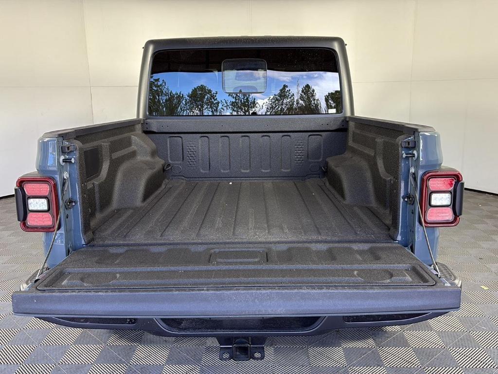 new 2026 Jeep Gladiator car, priced at $47,121