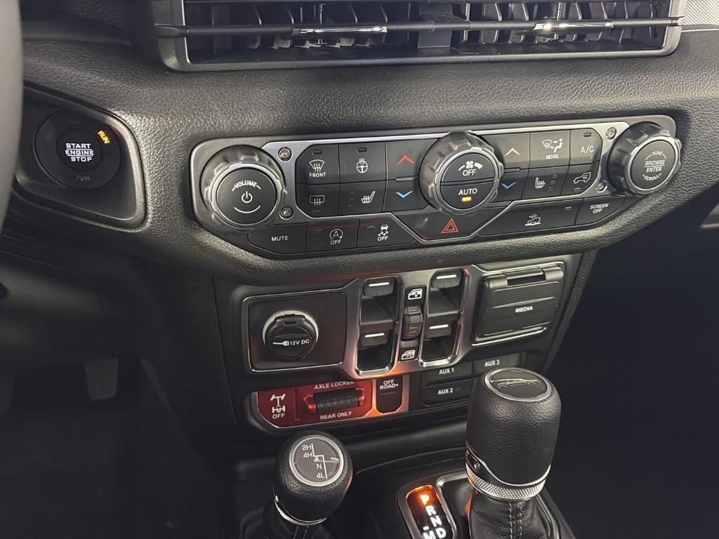 new 2026 Jeep Gladiator car, priced at $47,121