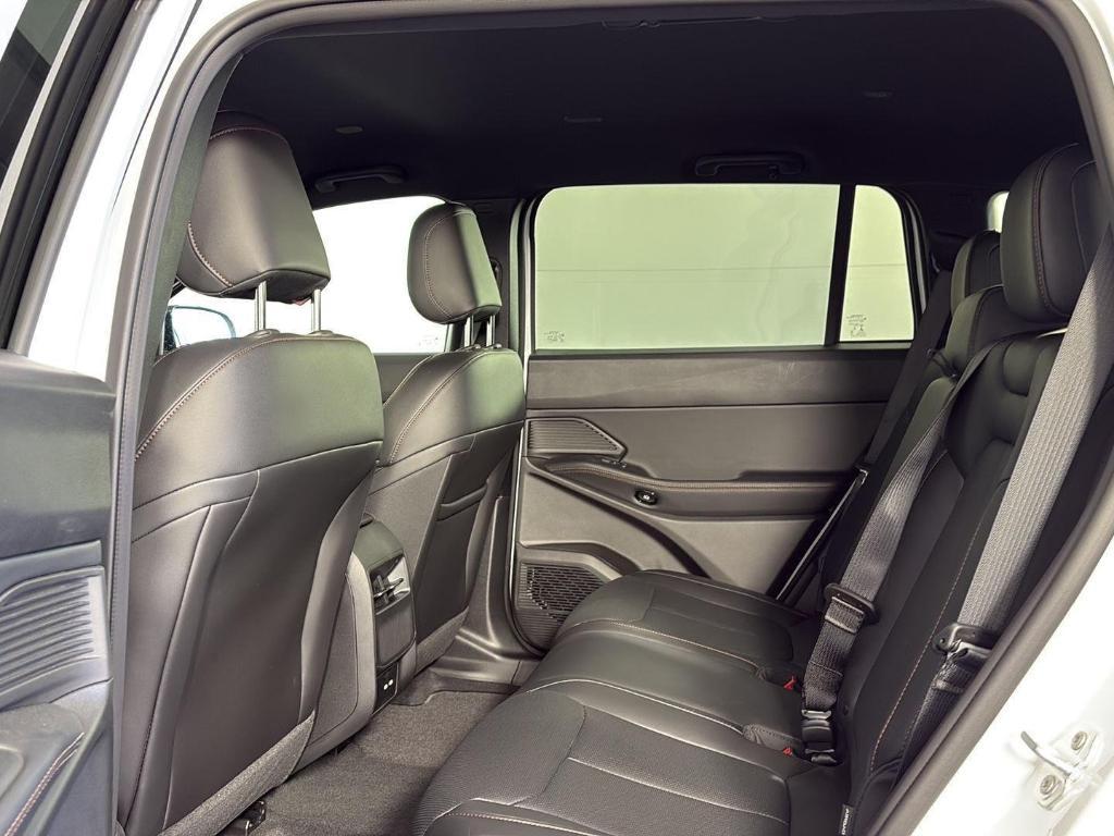 new 2026 Jeep Cherokee car, priced at $36,555