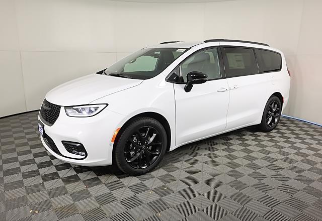 new 2026 Chrysler Pacifica car, priced at $42,745