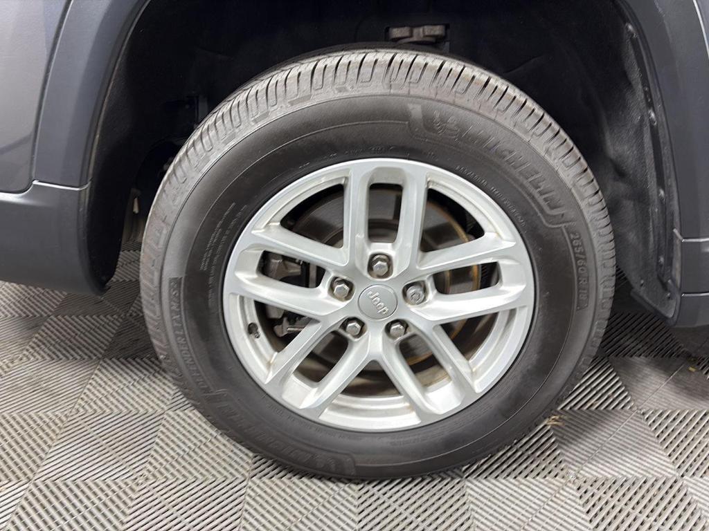 used 2021 Jeep Grand Cherokee L car, priced at $25,995