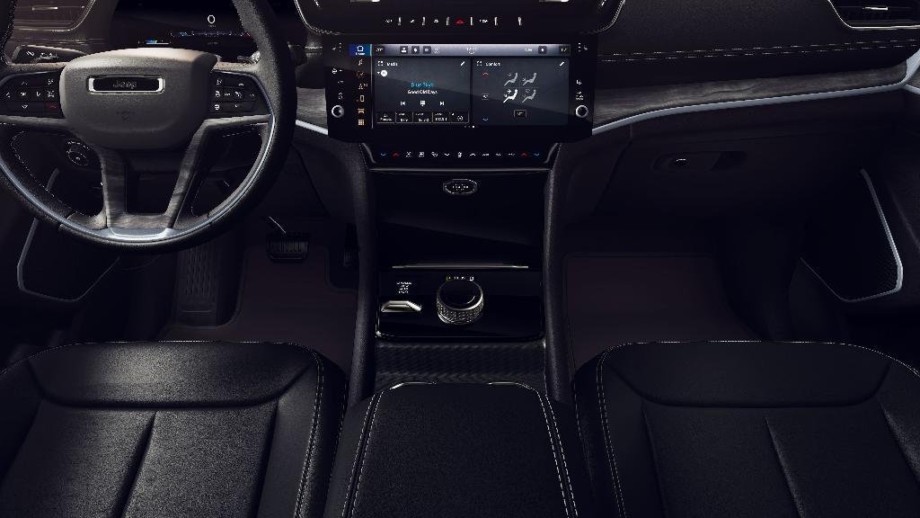 new 2026 Jeep Grand Cherokee car, priced at $47,437