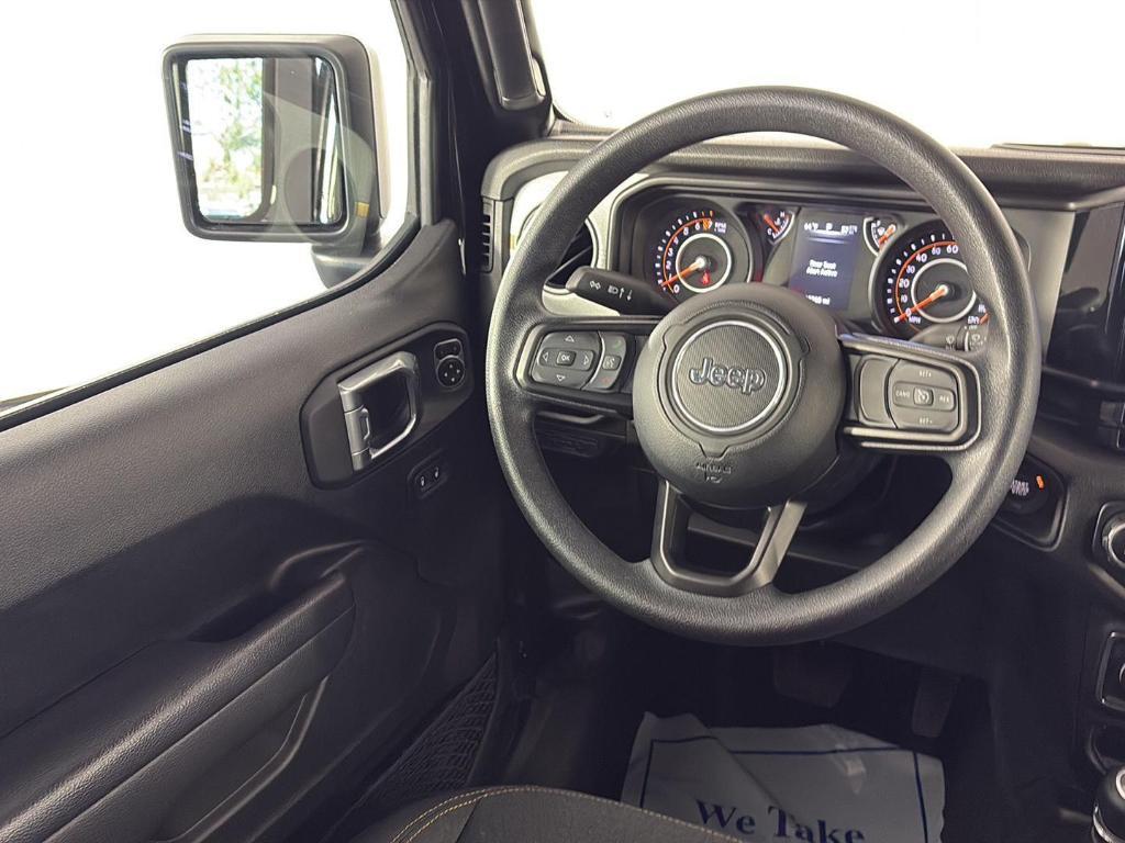 used 2025 Jeep Gladiator car, priced at $38,495