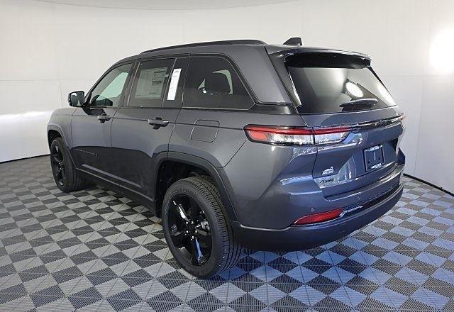 new 2025 Jeep Grand Cherokee car, priced at $45,145