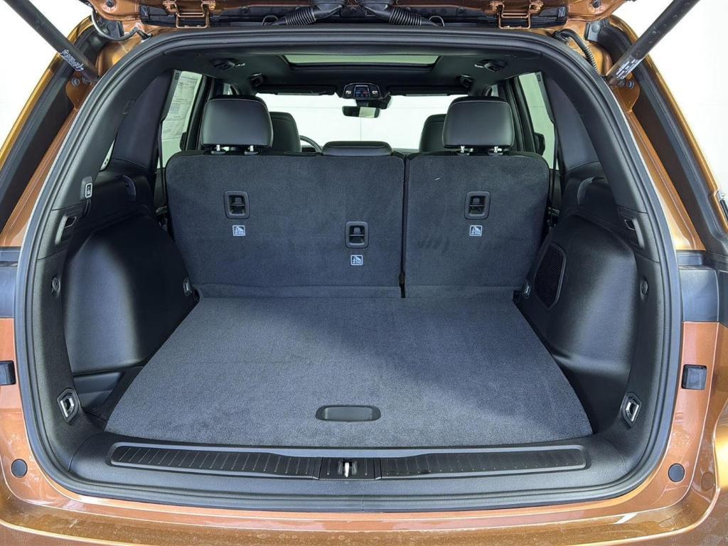 new 2026 Jeep Grand Cherokee car, priced at $43,400