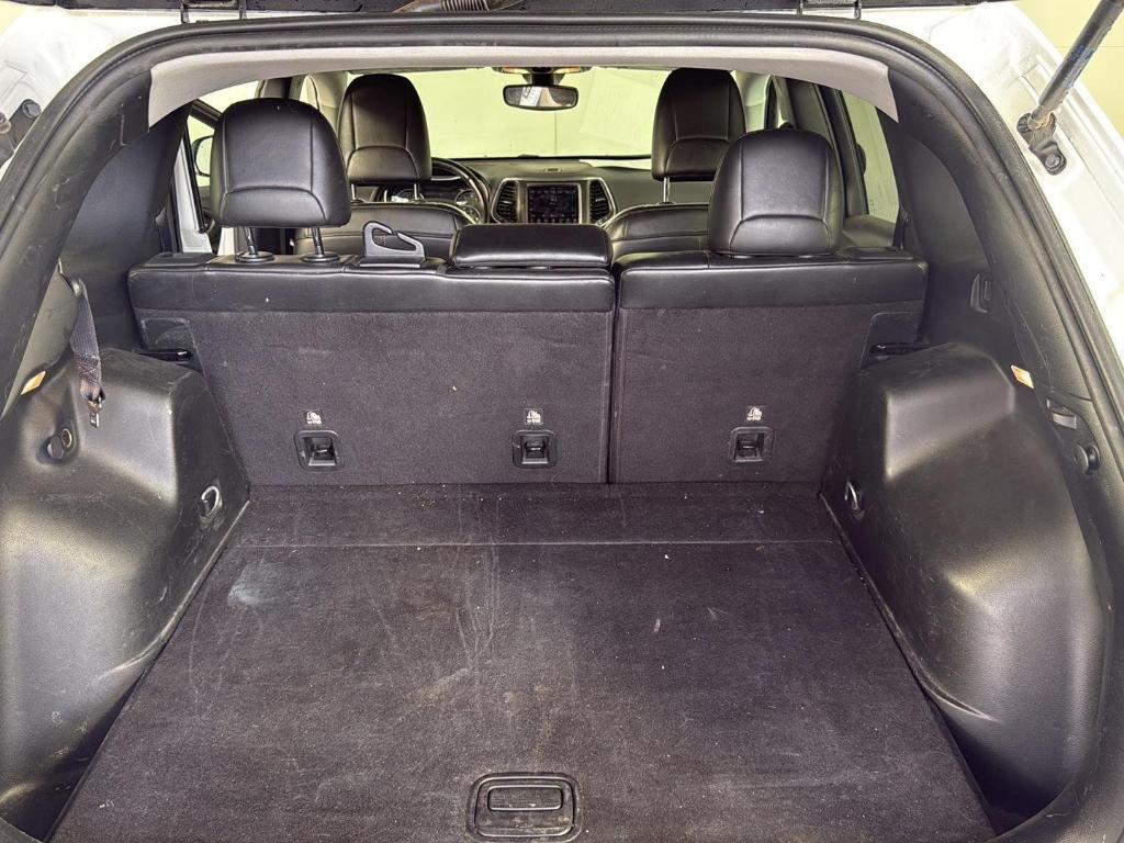 used 2019 Jeep Cherokee car, priced at $17,695