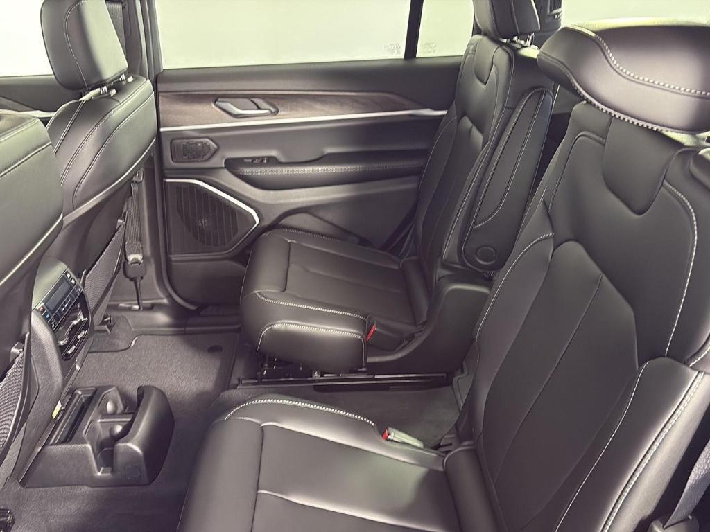 new 2026 Jeep Grand Cherokee L car, priced at $45,715