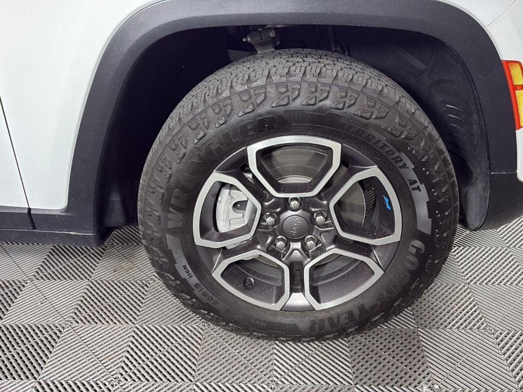 used 2023 Jeep Grand Cherokee 4xe car, priced at $33,495