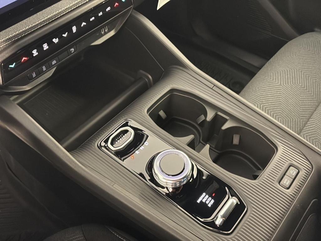 new 2026 Jeep Cherokee car, priced at $35,727