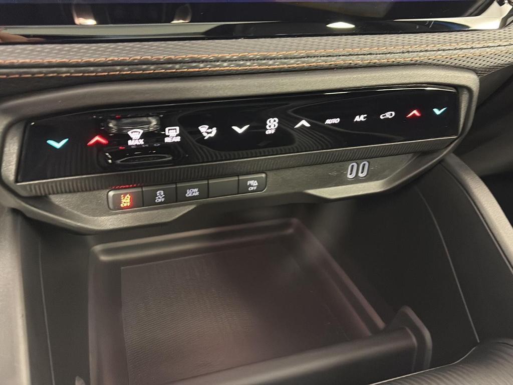 new 2026 Jeep Cherokee car, priced at $38,039