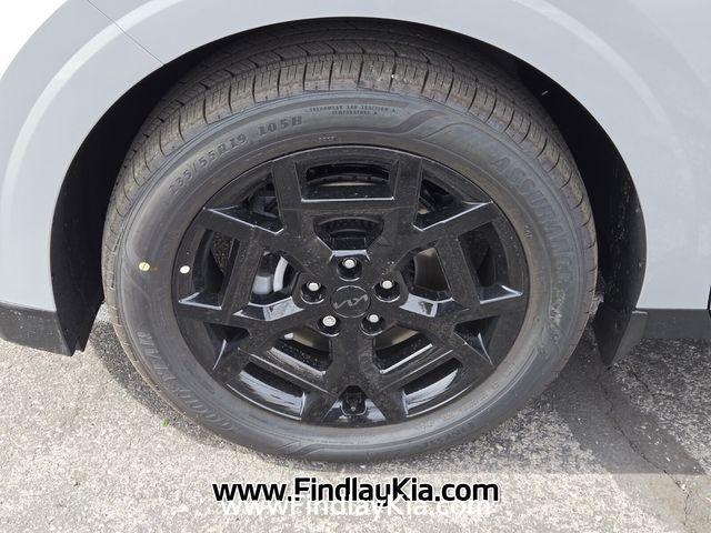 new 2026 Kia Carnival Hybrid car, priced at $52,637