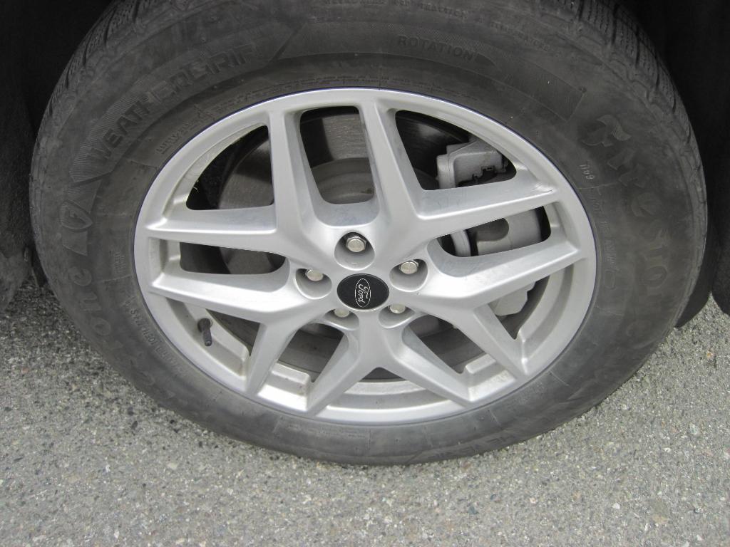 used 2024 Ford Edge car, priced at $24,950