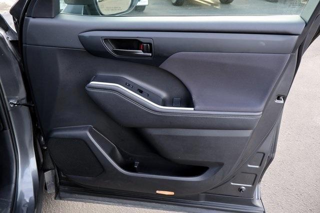 used 2024 Toyota Highlander car, priced at $32,880