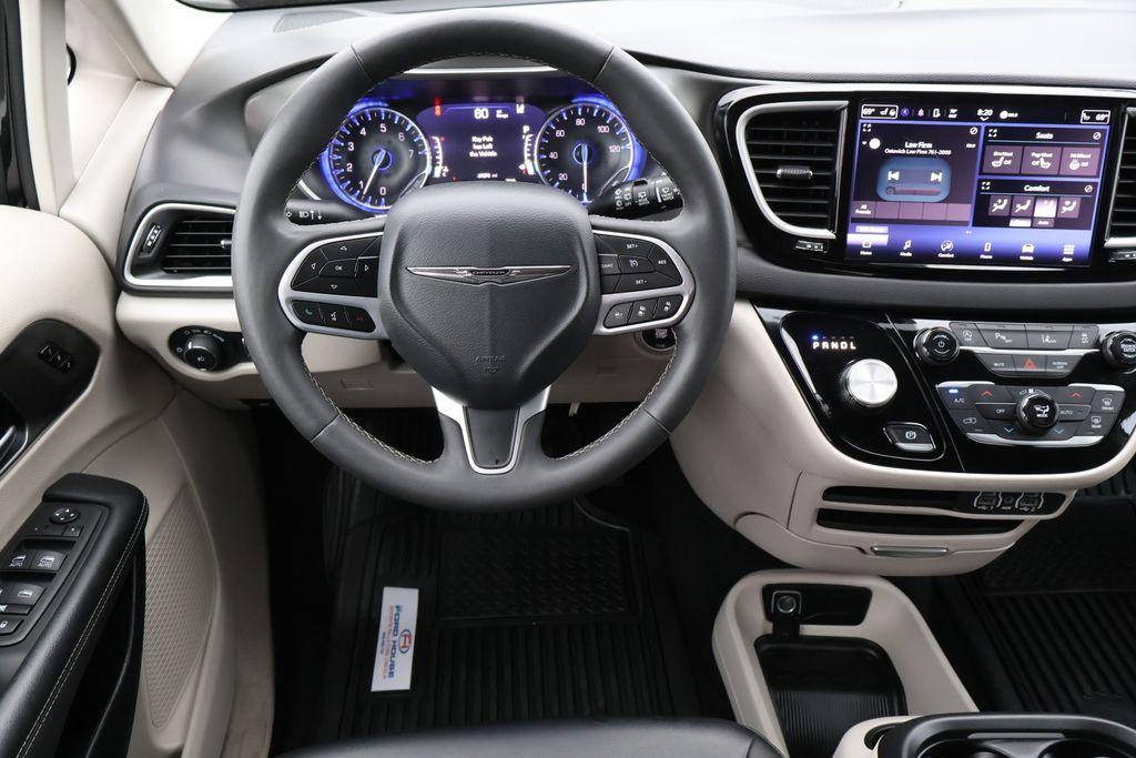 used 2024 Chrysler Pacifica car, priced at $23,997