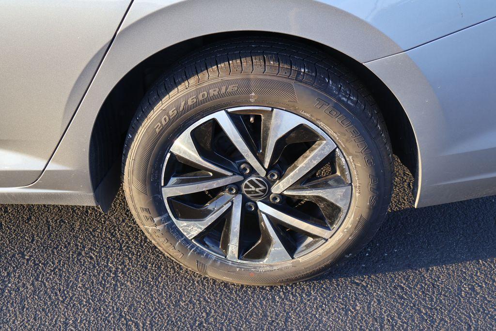 used 2025 Volkswagen Jetta car, priced at $17,550
