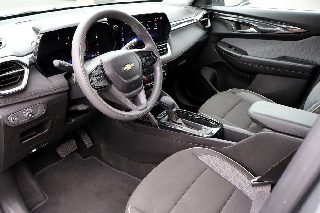 used 2025 Chevrolet TrailBlazer car, priced at $23,991
