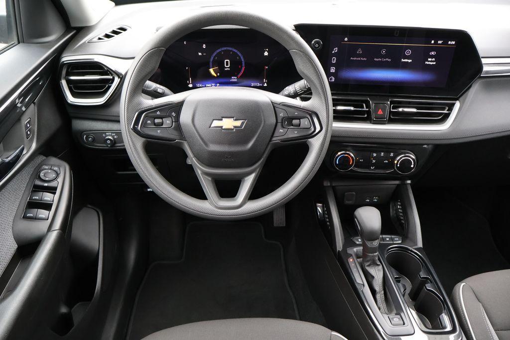 used 2025 Chevrolet TrailBlazer car, priced at $23,991