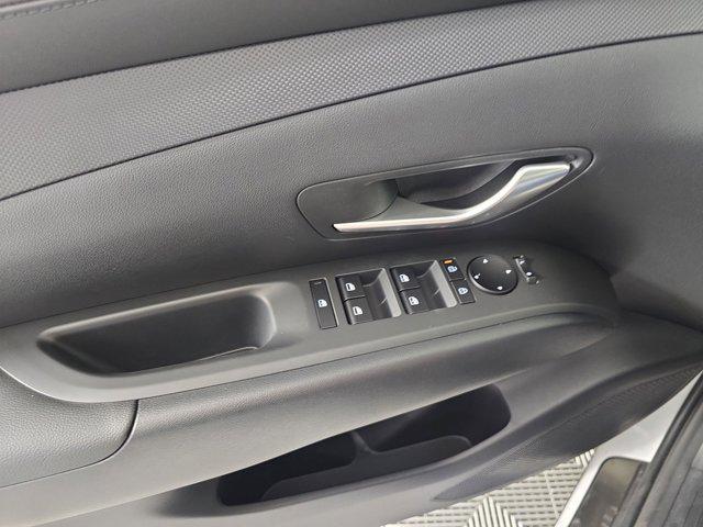 new 2025 Hyundai TUCSON Hybrid car, priced at $33,463