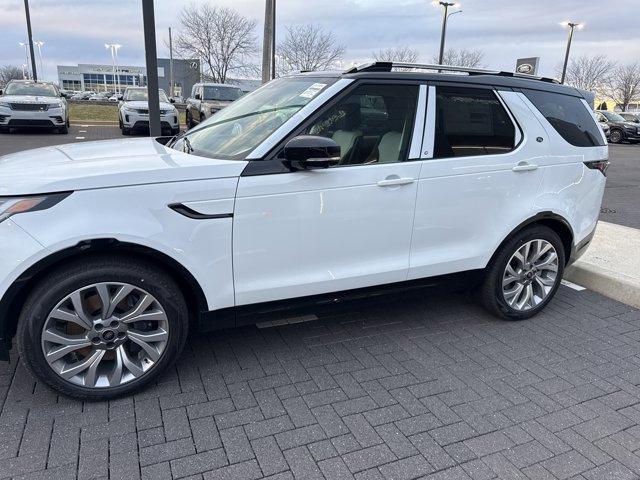 new 2026 Land Rover Discovery car, priced at $83,086