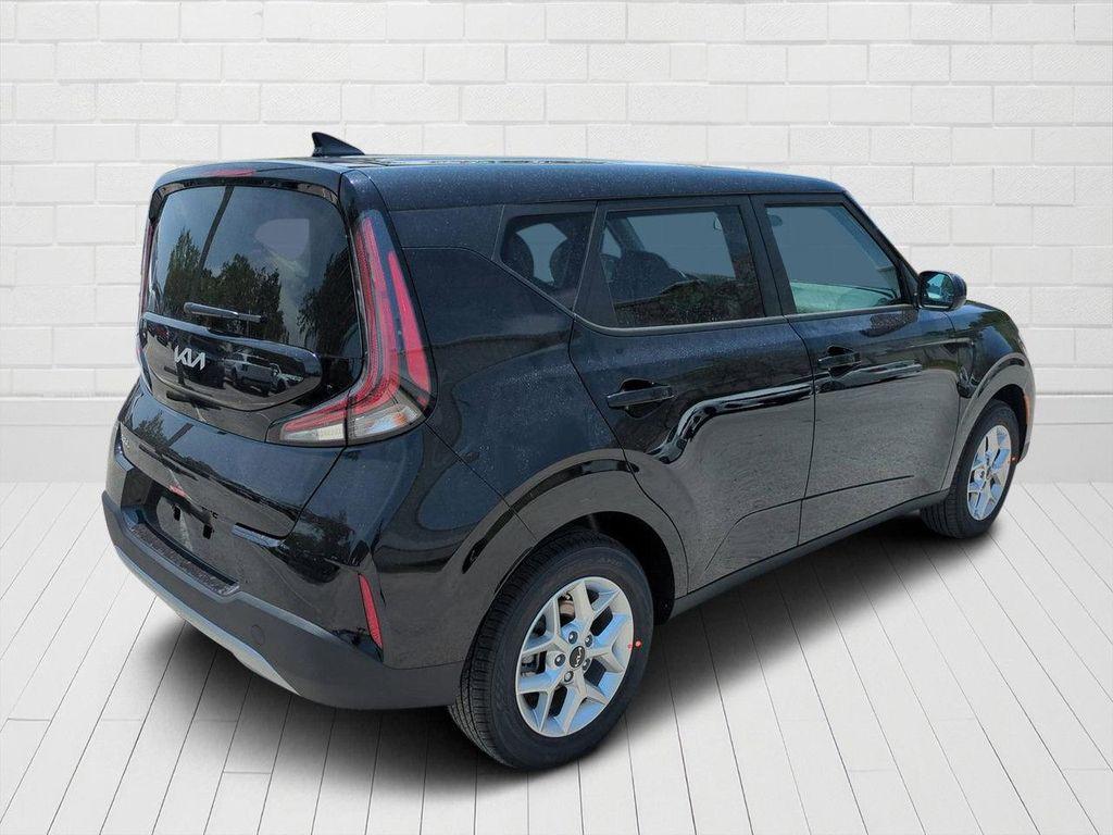 new 2025 Kia Soul car, priced at $19,876