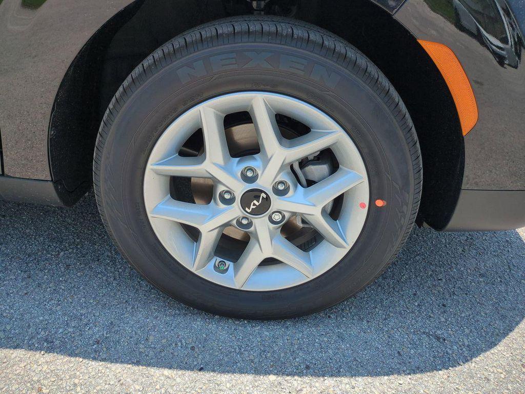 new 2025 Kia Soul car, priced at $19,876