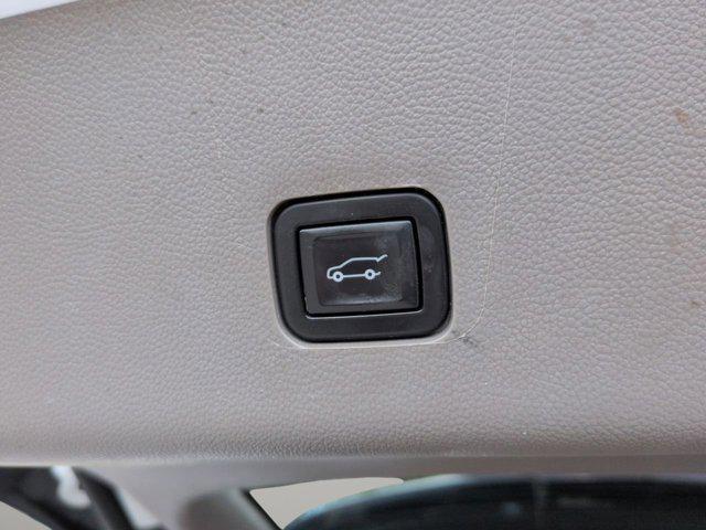 used 2020 Chevrolet Traverse car, priced at $12,889