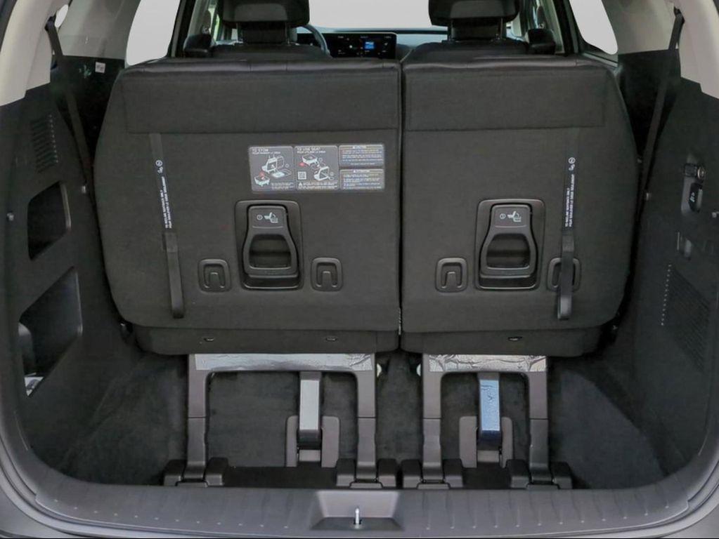 new 2026 Kia Carnival Hybrid car, priced at $55,365