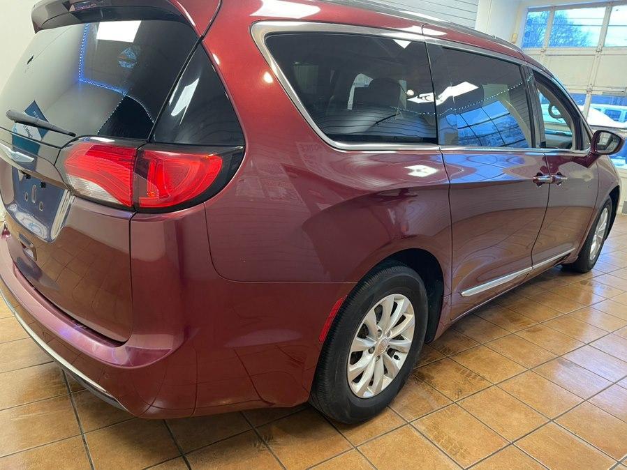 used 2018 Chrysler Pacifica car, priced at $9,888
