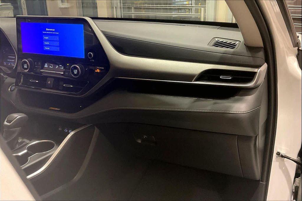 used 2024 Toyota Highlander car, priced at $43,000