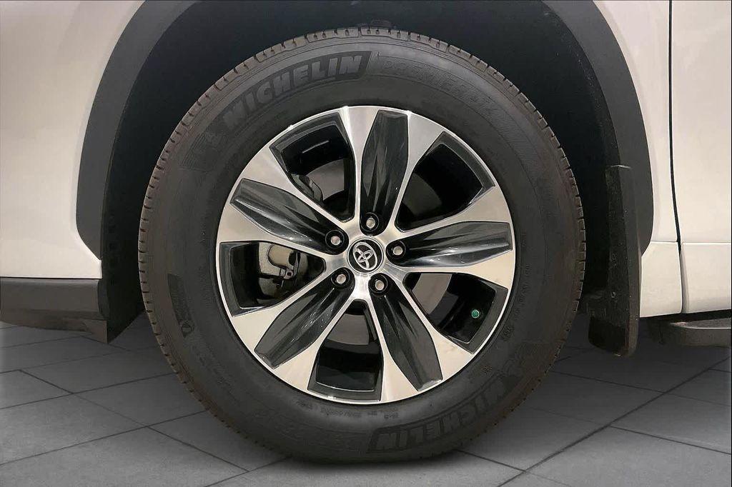 used 2024 Toyota Highlander car, priced at $43,000
