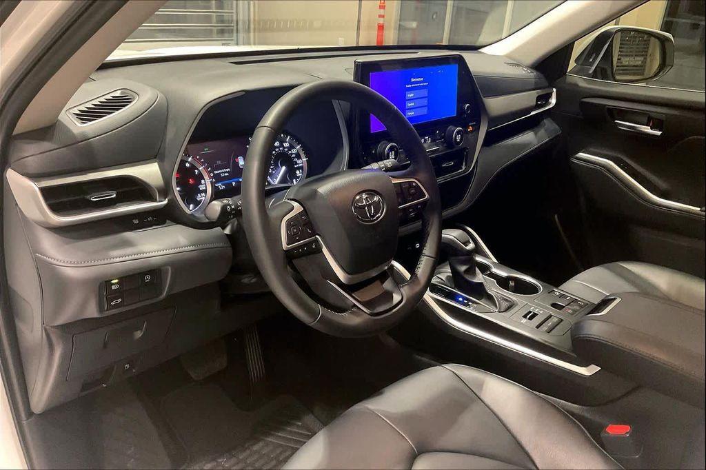used 2024 Toyota Highlander car, priced at $43,000