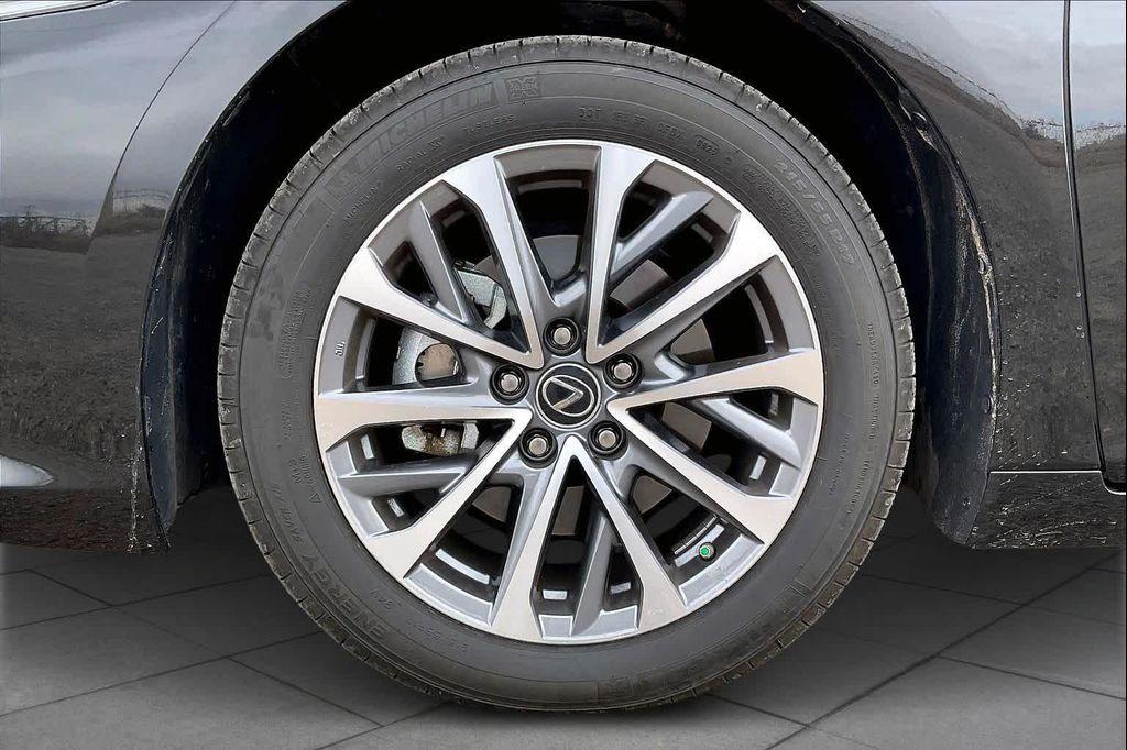 used 2025 Lexus ES 350 car, priced at $42,000